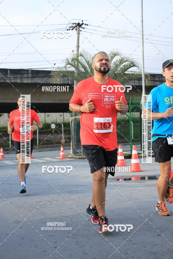 Buy your photos of the eventSantander Track & Field Run Series - Shopping Tambor on Fotop