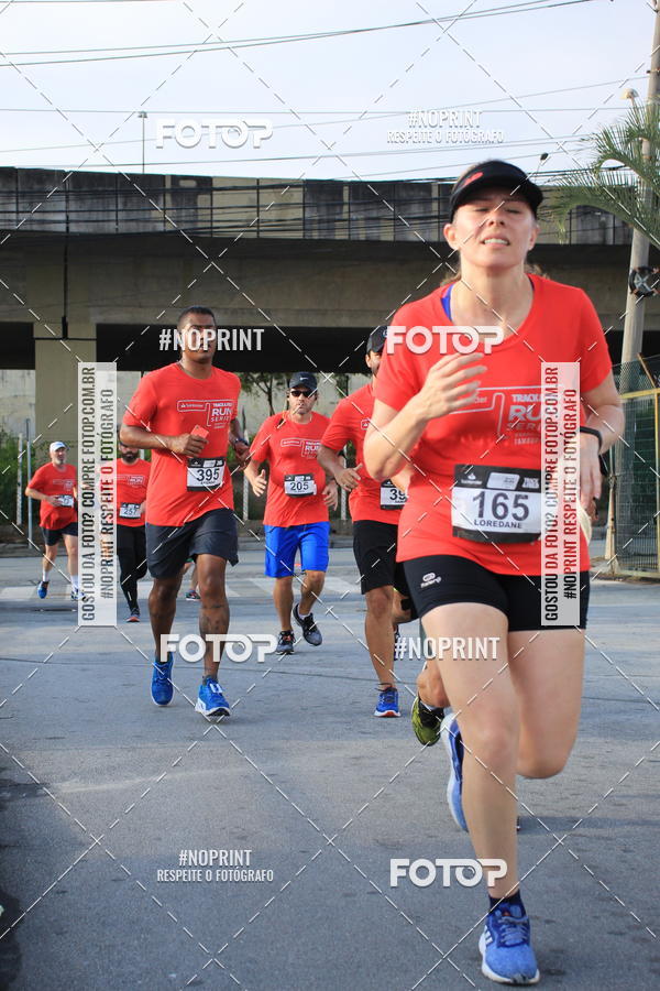 Buy your photos of the eventSantander Track & Field Run Series - Shopping Tambor on Fotop