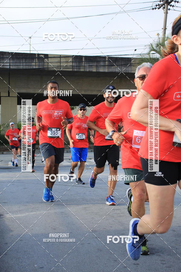 Buy your photos of the eventSantander Track & Field Run Series - Shopping Tambor on Fotop