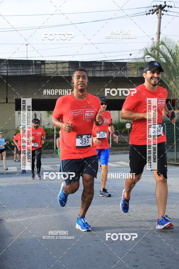 Buy your photos of the eventSantander Track & Field Run Series - Shopping Tambor on Fotop