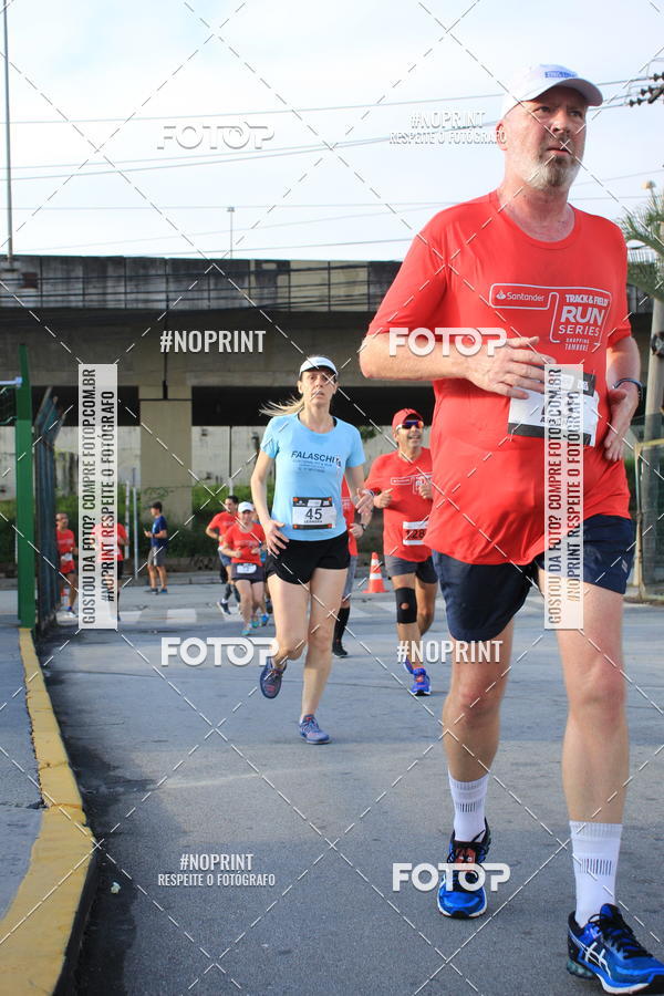 Buy your photos of the eventSantander Track & Field Run Series - Shopping Tambor on Fotop