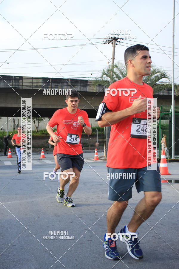 Buy your photos of the eventSantander Track & Field Run Series - Shopping Tambor on Fotop