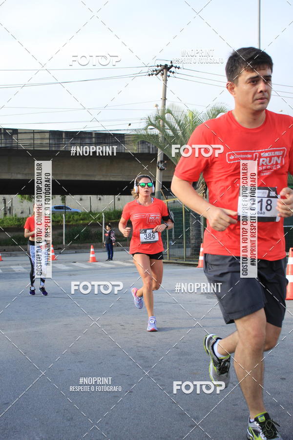 Buy your photos of the eventSantander Track & Field Run Series - Shopping Tambor on Fotop
