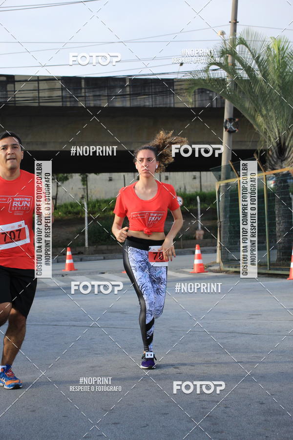Buy your photos of the eventSantander Track & Field Run Series - Shopping Tambor on Fotop