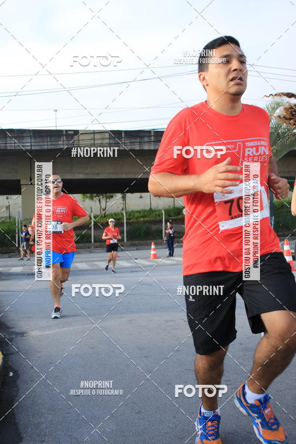 Buy your photos of the eventSantander Track & Field Run Series - Shopping Tambor on Fotop