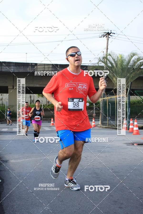 Buy your photos of the eventSantander Track & Field Run Series - Shopping Tambor on Fotop
