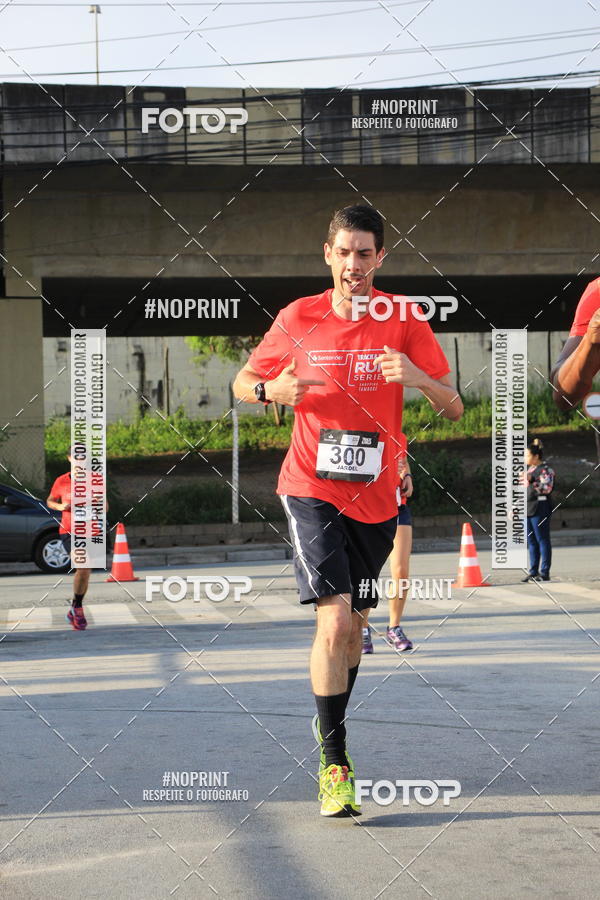 Buy your photos of the eventSantander Track & Field Run Series - Shopping Tambor on Fotop