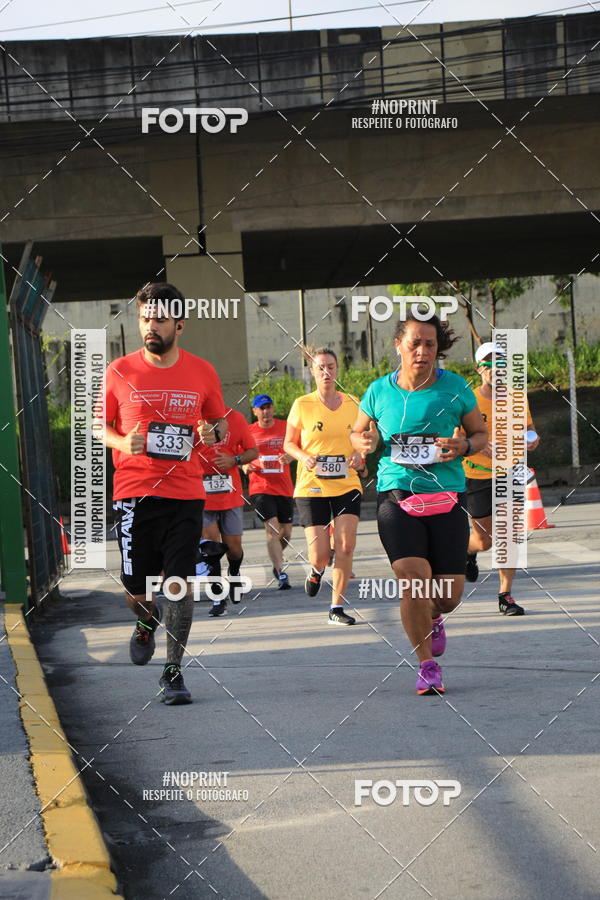 Buy your photos of the eventSantander Track & Field Run Series - Shopping Tambor on Fotop