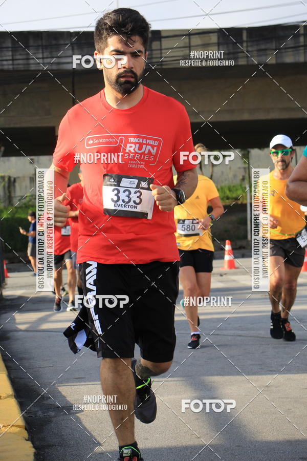 Buy your photos of the eventSantander Track & Field Run Series - Shopping Tambor on Fotop