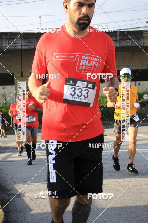 Buy your photos of the eventSantander Track & Field Run Series - Shopping Tambor on Fotop