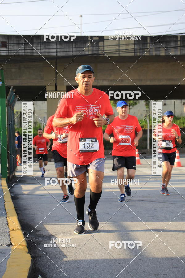 Buy your photos of the eventSantander Track & Field Run Series - Shopping Tambor on Fotop