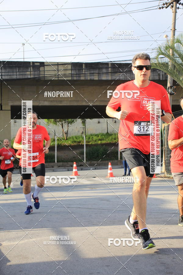 Buy your photos of the eventSantander Track & Field Run Series - Shopping Tambor on Fotop