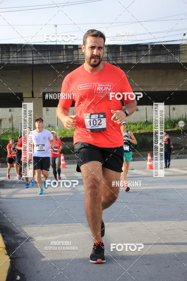 Buy your photos of the eventSantander Track & Field Run Series - Shopping Tambor on Fotop