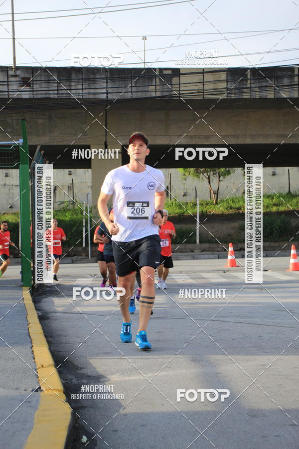 Buy your photos of the eventSantander Track & Field Run Series - Shopping Tambor on Fotop