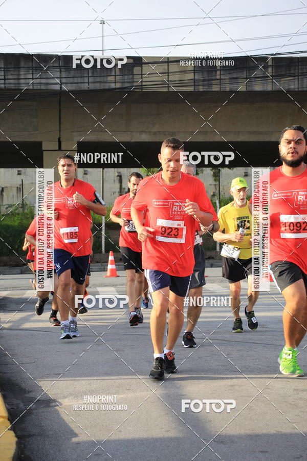 Buy your photos of the eventSantander Track & Field Run Series - Shopping Tambor on Fotop