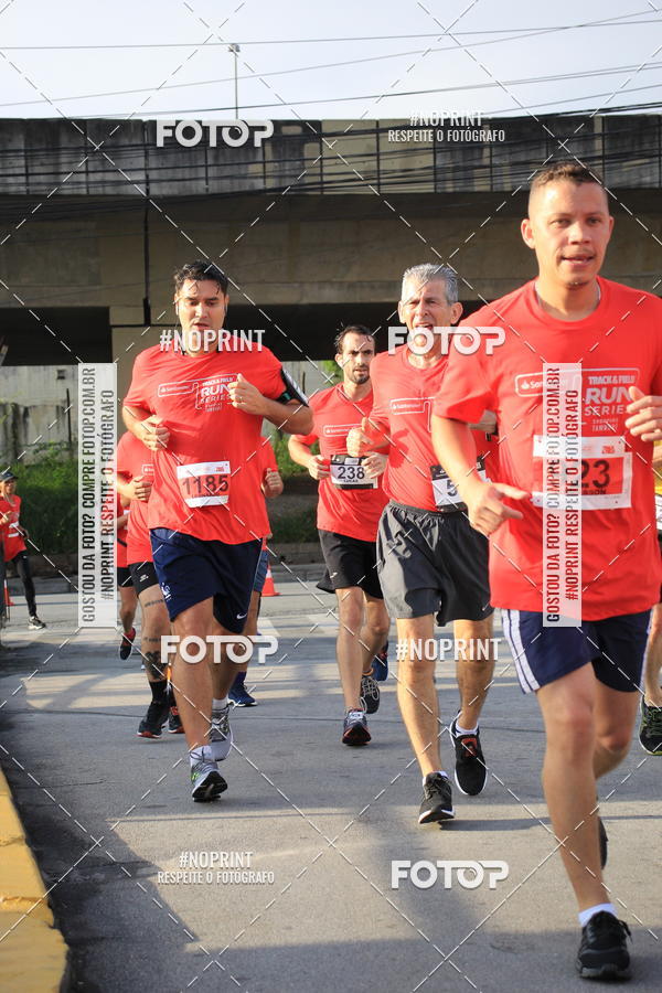 Buy your photos of the eventSantander Track & Field Run Series - Shopping Tambor on Fotop