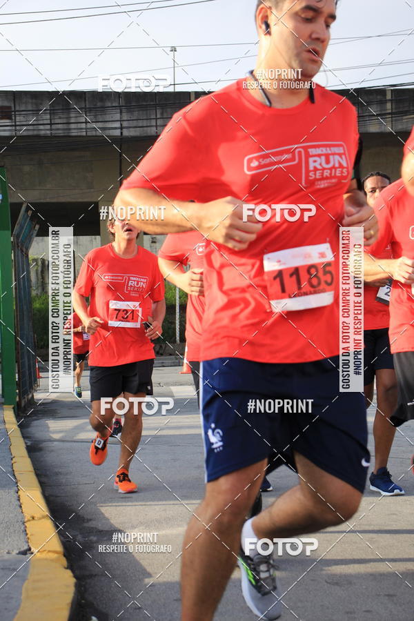 Buy your photos of the eventSantander Track & Field Run Series - Shopping Tambor on Fotop