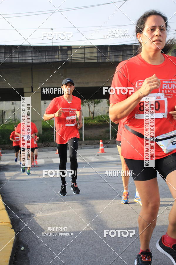 Buy your photos of the eventSantander Track & Field Run Series - Shopping Tambor on Fotop