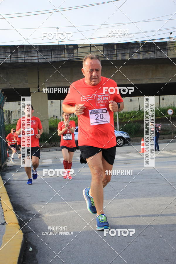 Buy your photos of the eventSantander Track & Field Run Series - Shopping Tambor on Fotop