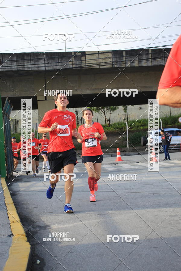 Buy your photos of the eventSantander Track & Field Run Series - Shopping Tambor on Fotop
