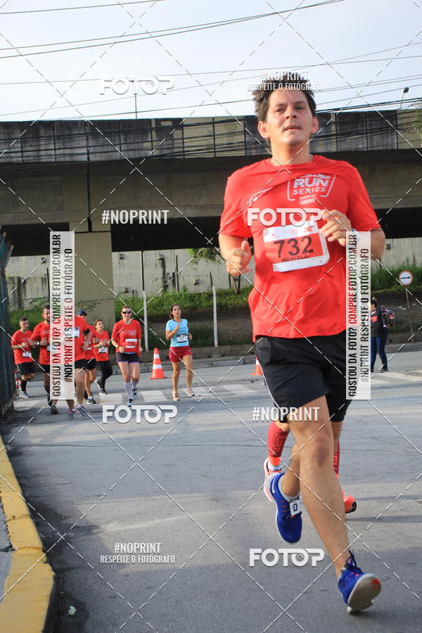 Buy your photos of the eventSantander Track & Field Run Series - Shopping Tambor on Fotop