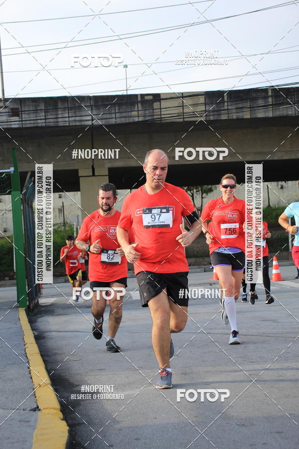 Buy your photos of the eventSantander Track & Field Run Series - Shopping Tambor on Fotop