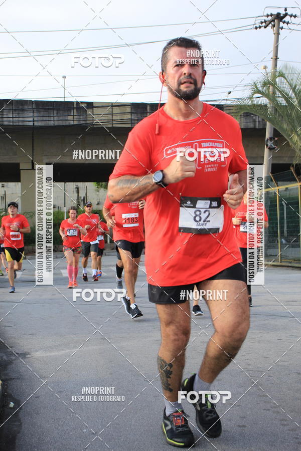 Buy your photos of the eventSantander Track & Field Run Series - Shopping Tambor on Fotop