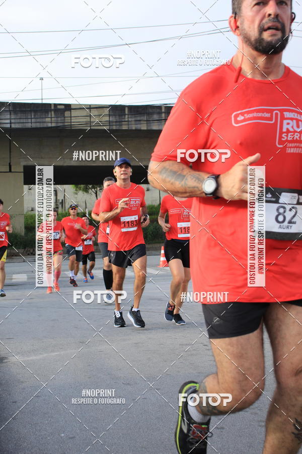 Buy your photos of the eventSantander Track & Field Run Series - Shopping Tambor on Fotop