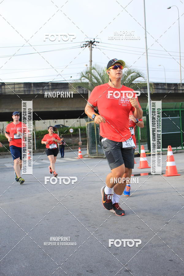 Buy your photos of the eventSantander Track & Field Run Series - Shopping Tambor on Fotop