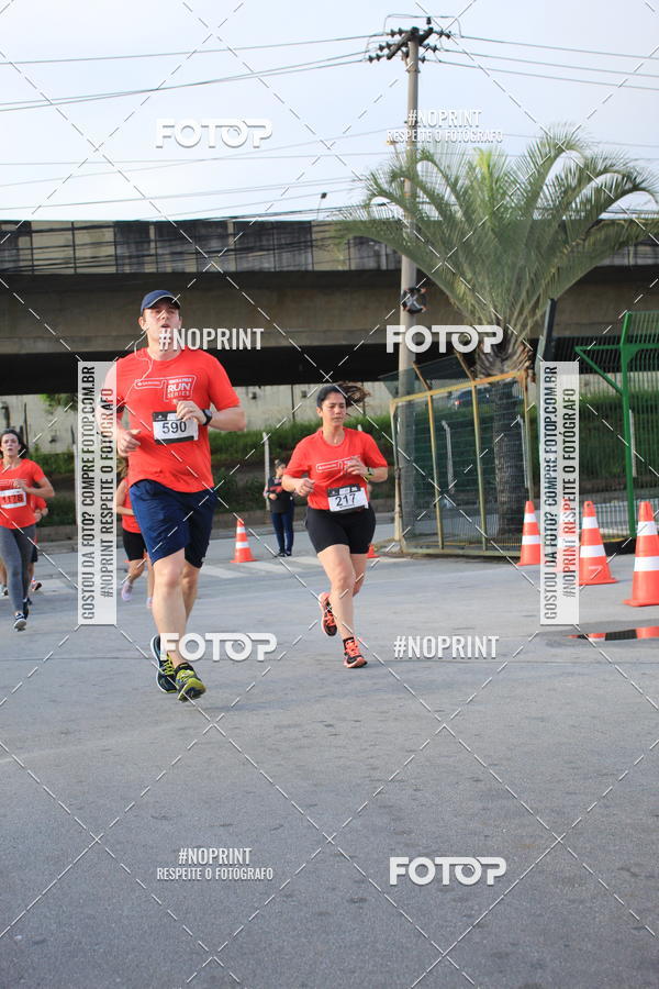 Buy your photos of the eventSantander Track & Field Run Series - Shopping Tambor on Fotop