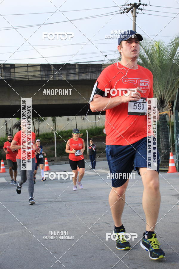 Buy your photos of the eventSantander Track & Field Run Series - Shopping Tambor on Fotop