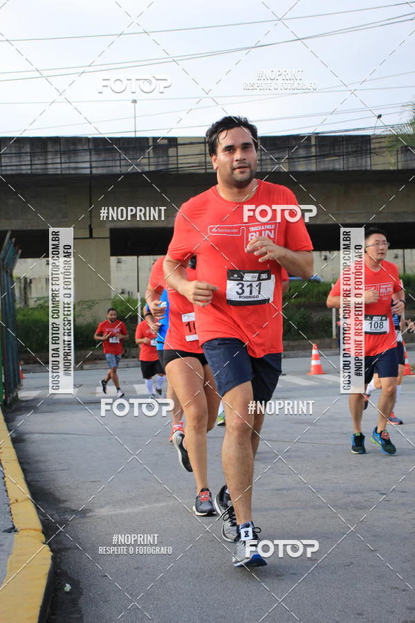 Buy your photos of the eventSantander Track & Field Run Series - Shopping Tambor on Fotop
