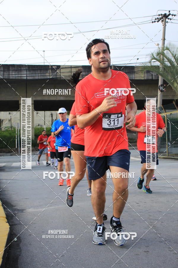 Buy your photos of the eventSantander Track & Field Run Series - Shopping Tambor on Fotop