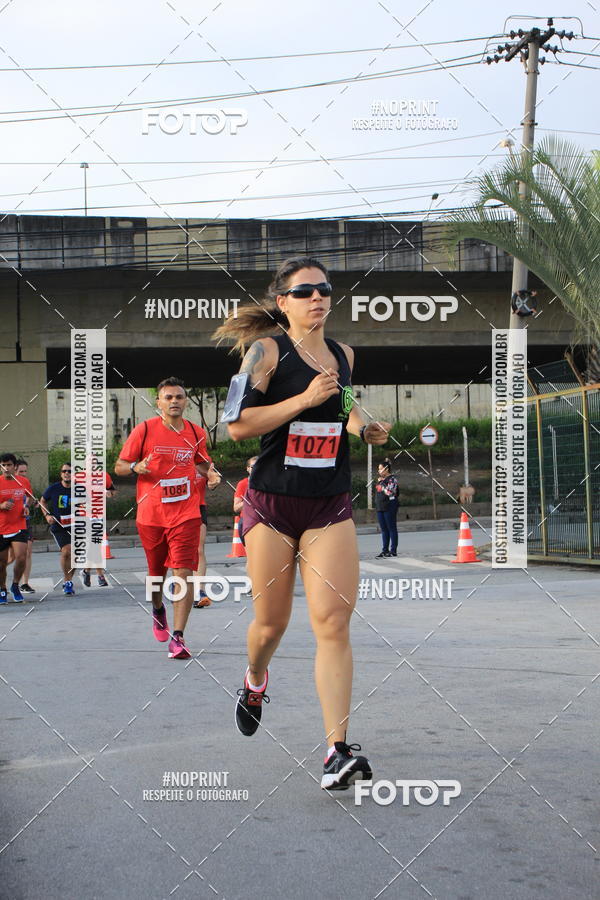 Buy your photos of the eventSantander Track & Field Run Series - Shopping Tambor on Fotop