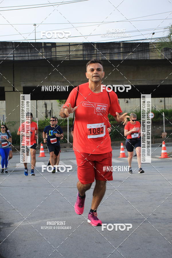 Buy your photos of the eventSantander Track & Field Run Series - Shopping Tambor on Fotop