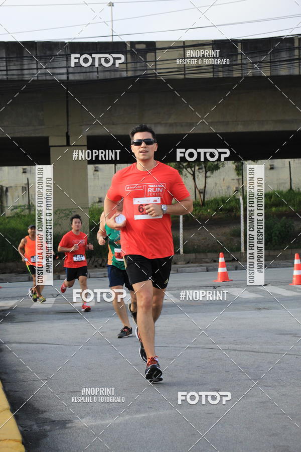 Buy your photos of the eventSantander Track & Field Run Series - Shopping Tambor on Fotop