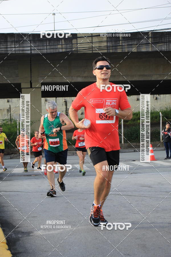 Buy your photos of the eventSantander Track & Field Run Series - Shopping Tambor on Fotop