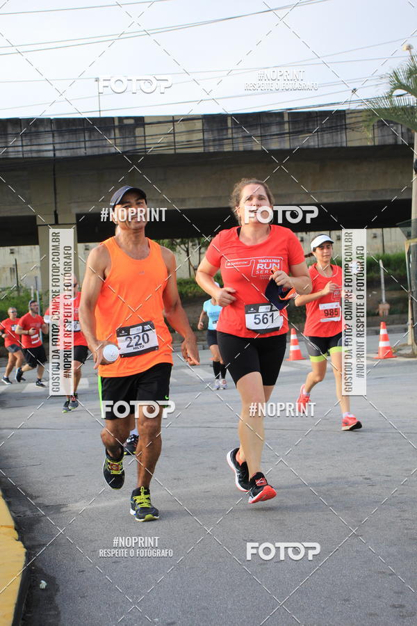 Buy your photos of the eventSantander Track & Field Run Series - Shopping Tambor on Fotop