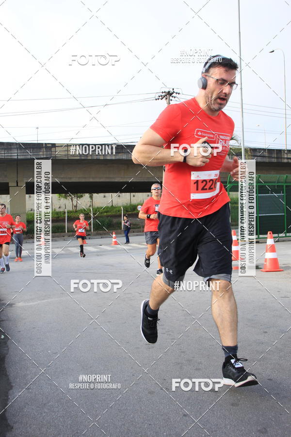 Buy your photos of the eventSantander Track & Field Run Series - Shopping Tambor on Fotop