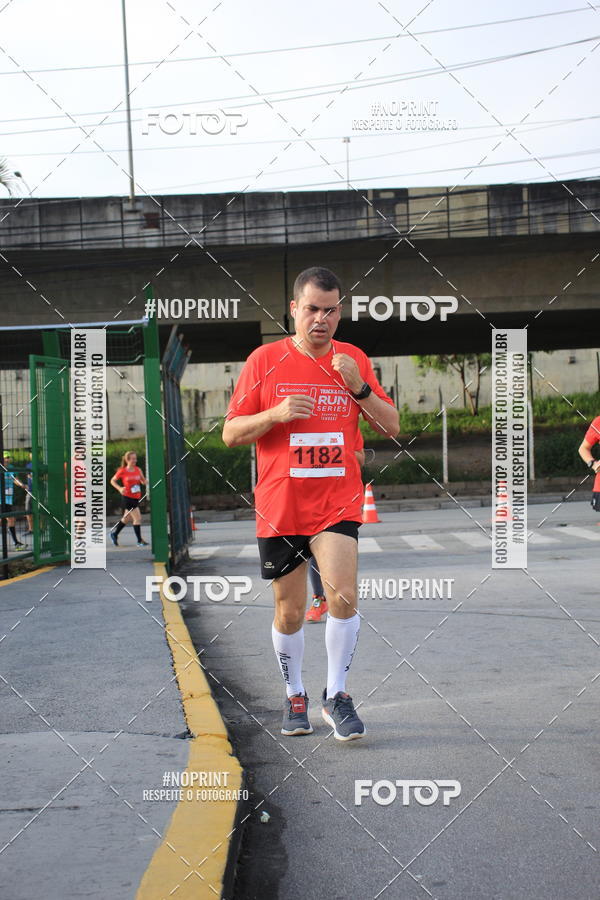 Buy your photos of the eventSantander Track & Field Run Series - Shopping Tambor on Fotop