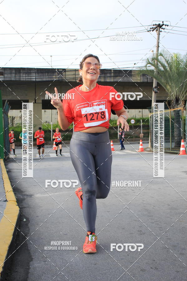 Buy your photos of the eventSantander Track & Field Run Series - Shopping Tambor on Fotop