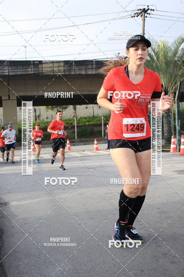 Buy your photos of the eventSantander Track & Field Run Series - Shopping Tambor on Fotop
