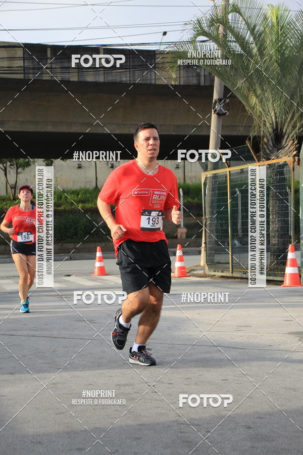Buy your photos of the eventSantander Track & Field Run Series - Shopping Tambor on Fotop