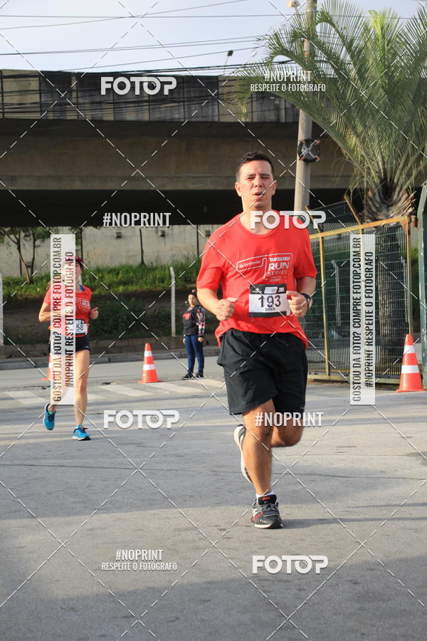 Buy your photos of the eventSantander Track & Field Run Series - Shopping Tambor on Fotop