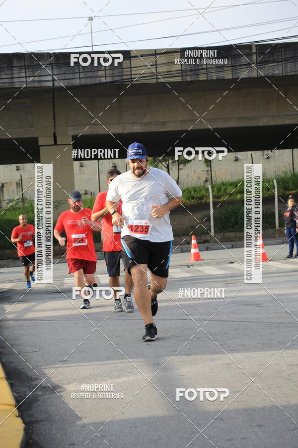 Buy your photos of the eventSantander Track & Field Run Series - Shopping Tambor on Fotop