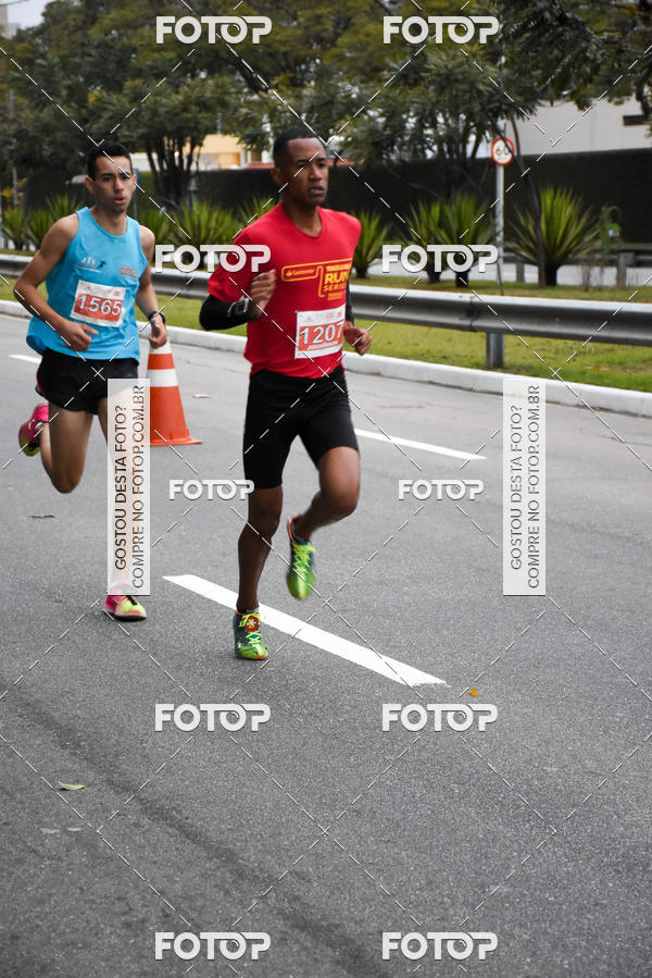 Buy your photos of the eventSantander Track & Field Run Series - Paineiras Shopping on Fotop