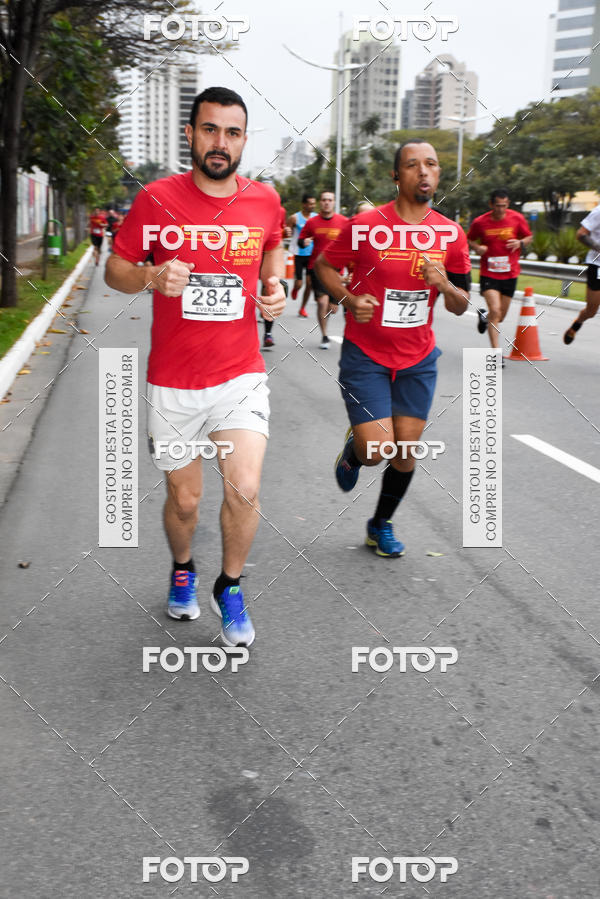 Buy your photos of the eventSantander Track & Field Run Series - Paineiras Shopping on Fotop