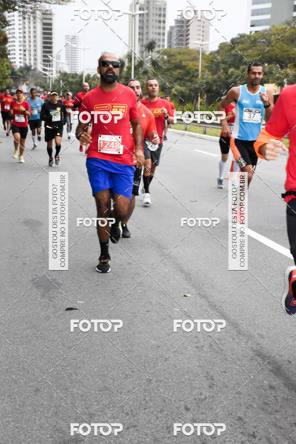 Buy your photos of the eventSantander Track & Field Run Series - Paineiras Shopping on Fotop