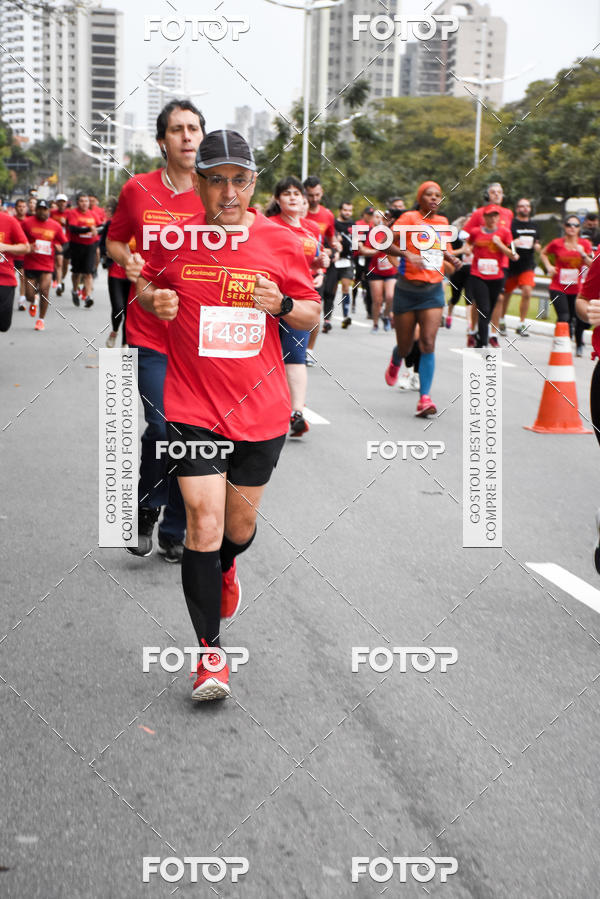 Buy your photos of the eventSantander Track & Field Run Series - Paineiras Shopping on Fotop