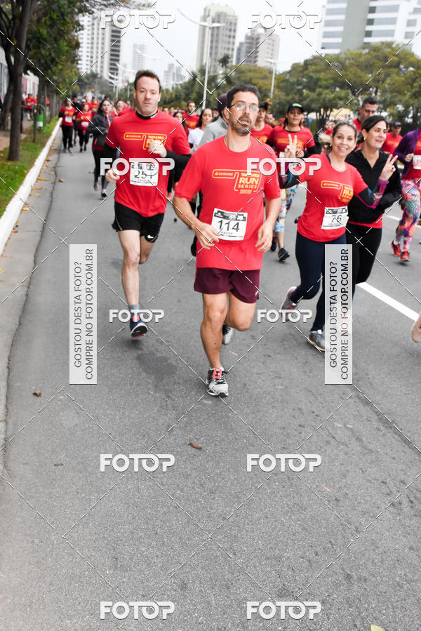 Buy your photos of the eventSantander Track & Field Run Series - Paineiras Shopping on Fotop